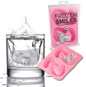 Ice cubes made especially for all those dental fan out there ! The ultimate dental blog. Sharing dental news, experiences and education.
