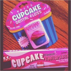 New ! Dental floss and toothpaste with a special cupcake taste. For those of you who find it difficult with the rest of the products!
